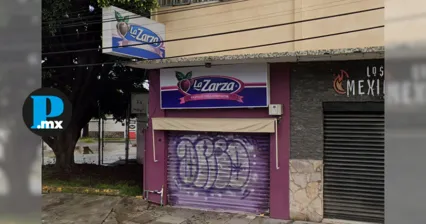 Los presuntos delincuentes rompieron los candados del local y abrieron la cortina de forma violenta