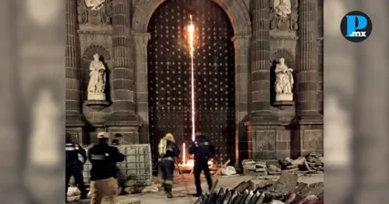 &iquest;Por qu&eacute; se incendi&oacute; la puerta de la Catedral de Puebla?