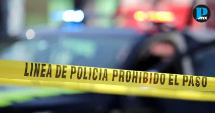 Abandonan camioneta con un cuerpo frente a la Presidencia de San Mart&iacute;n Texmelucan