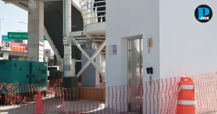 A semanas de estrenarse, vandalizan elevadores del puente peatonal del CCU