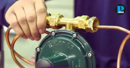 Hombre es grabado robando reguladores de gas cerca del Mercado Hidalgo