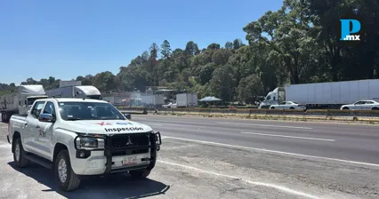 Violencia en la M&eacute;xico-Puebla: incendian maquinaria en Santa Rita Tlahuapan