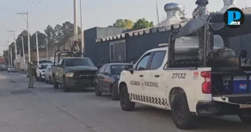 Detienen a dos por colocar manta con mensaje amenazante en Rancho Colorado