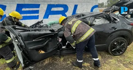  Muere conductor prensado tras choque en Santa Mago