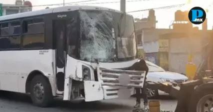 Ruta 21 queda destruida tras carambola en Alfredo Toxqui