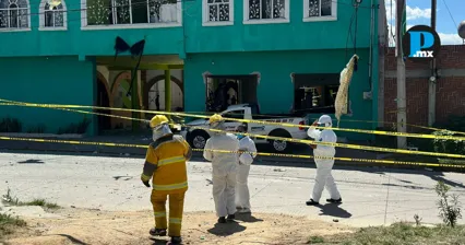 Autoridades estatales y municipales atendieron la explosi&oacute;n en Cuautlancingo que dej&oacute; 17 personas afectadas y da&ntilde;os en viviendas.