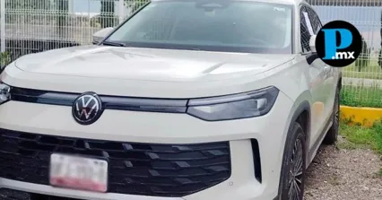 Elementos policiales aseguraron la camioneta abandonada en San Antonio Cacalotepec, la cual hab&iacute;a sido robada con violencia en San Pedro Cholula.