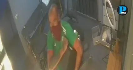 Captan a sujeto que rob&oacute; un estudio de tatuajes en el barrio de Santiago