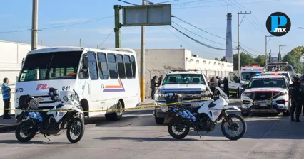 Accidente en Esteban de Antu&ntilde;ano provoca cierre vial en Puebla