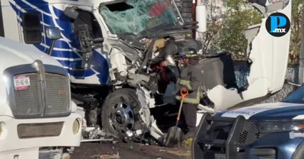 Fatal accidente entre tr&aacute;iler y ruta ACOSA colapsa la federal a Tehuac&aacute;n