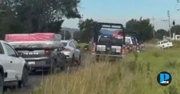 Hallan sin vida a coordinador de Morena dentro de camioneta en Amozoc