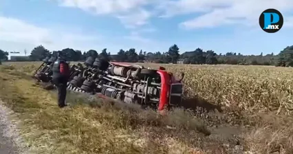Vuelca tr&aacute;iler con cerveza y cierran parcialmente carretera a Esperanza