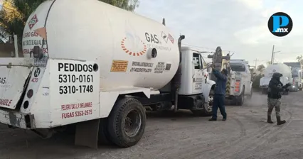Semar y SSP revisan rancho y aseguran ocho pipas de gas LP en Tepeaca