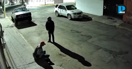 Captan en video asalto armado contra peat&oacute;n en Puebla