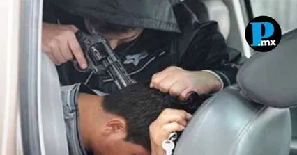 C&aacute;maras de seguridad captaron el momento en que un empresario de Huejotzingo logr&oacute; escapar de sus captores en el Primer Barrio.