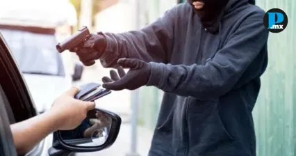 Asaltan a cliente de Banorte y le quitan 226 mil pesos en Recta a Cholula