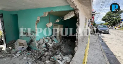 Repartidor choca contra una casa tras quedarse sin frenos en Puebla