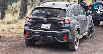 Roban camioneta negra en Santa Cruz Buenavista