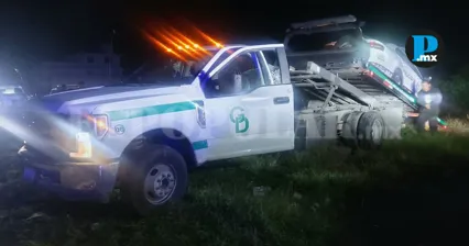 Roban patrulla de Tr&aacute;nsito en Puebla y la recuperan en San Pablo del Monte, Tlaxcala