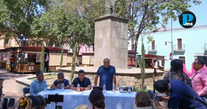 Artesanos de la Plaza Xicoht&eacute;ncatl reclaman respeto a su inversi&oacute;n y ajustes en las cuotas municipales para garantizar la continuidad de su actividad econ&oacute;mica.