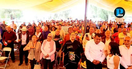 La senadora Ana Lilia Rivera durante su encuentro con ciudadanos en Tlaxcala, donde reiter&oacute; que la congruencia de Morena con el pueblo es una obligaci&oacute;n.