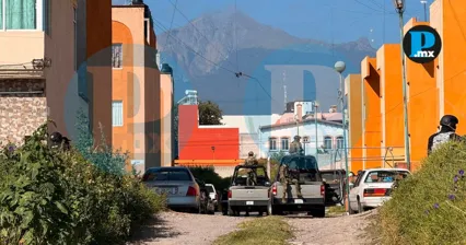 Elementos federales y estatales ejecutaron una orden de cateo y de aprehensi&oacute;n en Huamantla, donde fue detenido David Daniel N., alias &ldquo;El Jarocho&rdquo;, investigado por delitos de alto impacto.