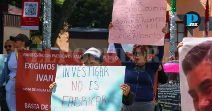 Familiares de personas privadas de la libertad marcharon por la capital de Tlaxcala para exigir atenci&oacute;n a sus demandas.