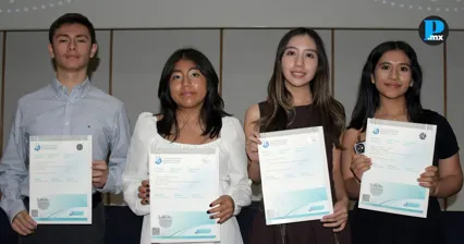 BUAP entrega diplomas del Bachillerato Internacional a 71 egresados